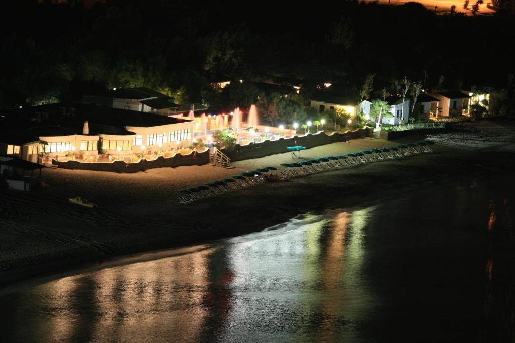 Hotel Club Poseidon Staletti Exterior photo